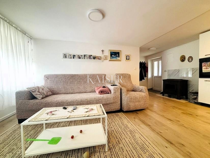 Isola di Pag – Kolan, 2 unità, cortile, parcheggio