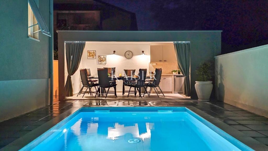 Umag, Zambratija, Istria, splendida villa con piscina e vista mare