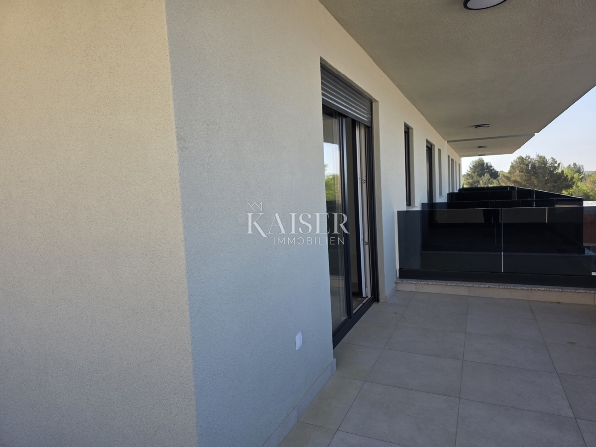 Istria - Parenzo appartamento con 3 camere da letto vicino al mare