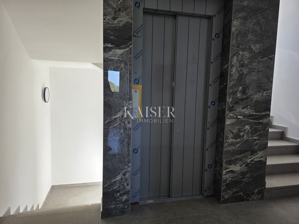 Istria - Parenzo appartamento con 3 camere da letto vicino al mare