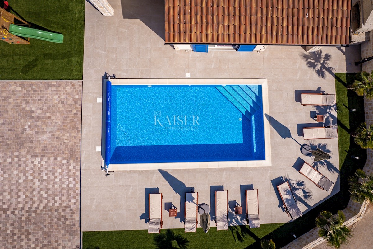 Isola di Krk, Dobrinj - villa di lusso con piscina