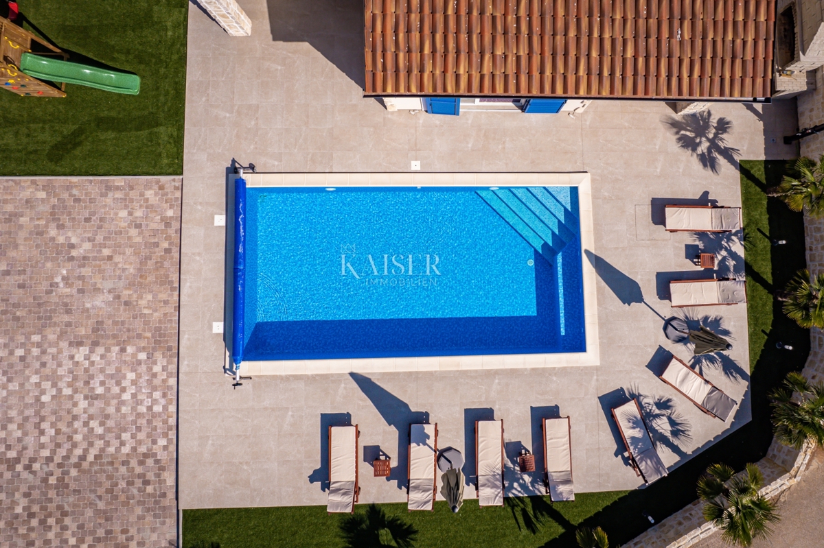 Isola di Krk, Dobrinj - villa di lusso con piscina