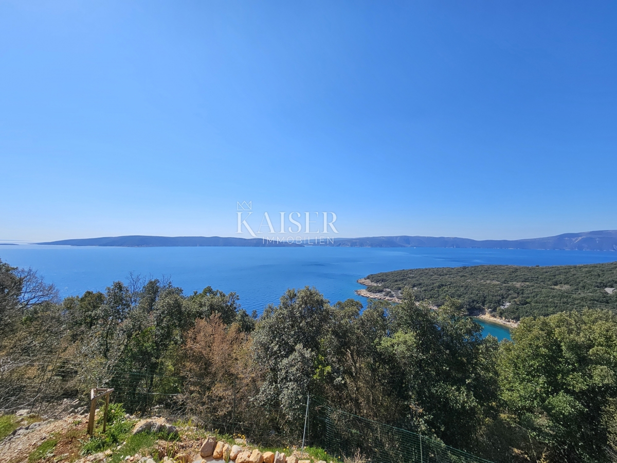 Isola di Krk - terreno agricolo 1a fila al mare