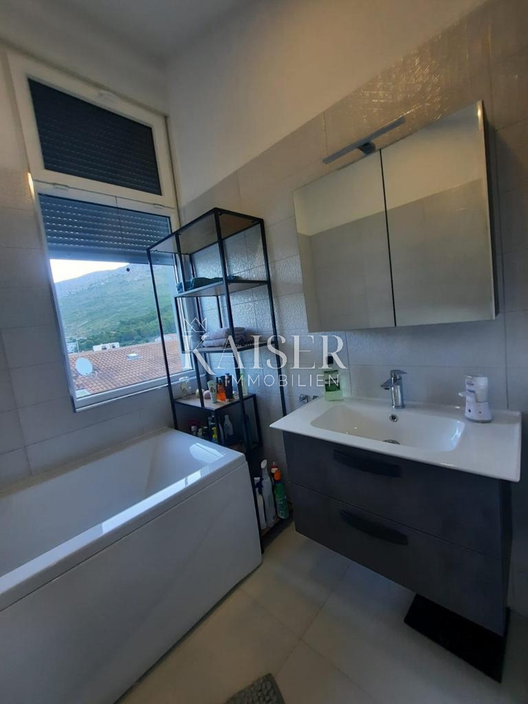  Ville Strožanac, Podstrana, 260m2