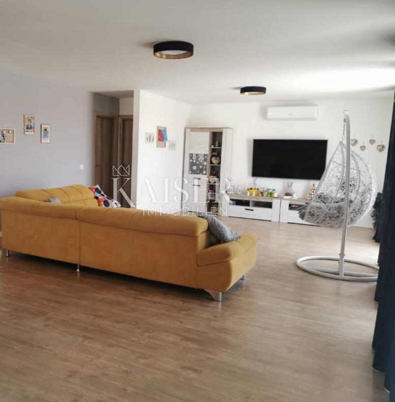  Ville Strožanac, Podstrana, 260m2