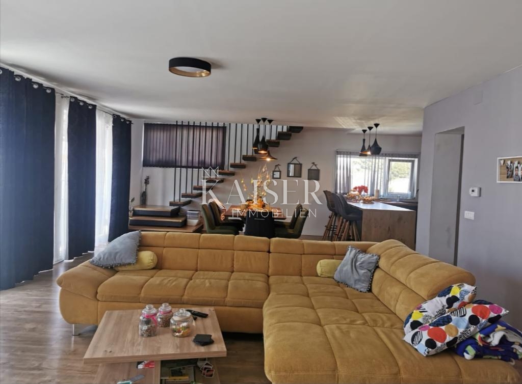  Ville Strožanac, Podstrana, 260m2