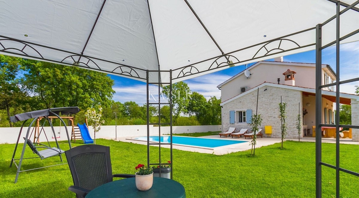 Istria, Marčana - villa con piscina, 200m2