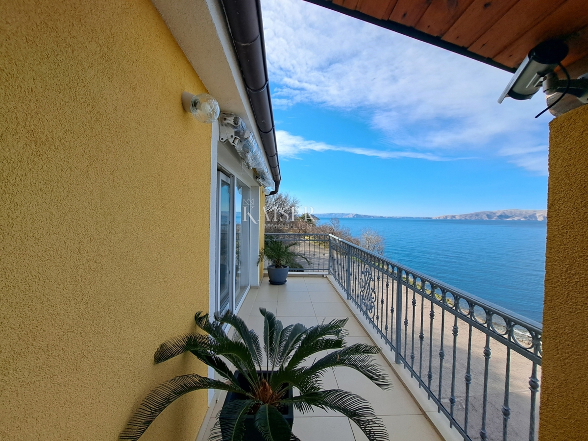 Senj, Senj - casa prima fila al mare