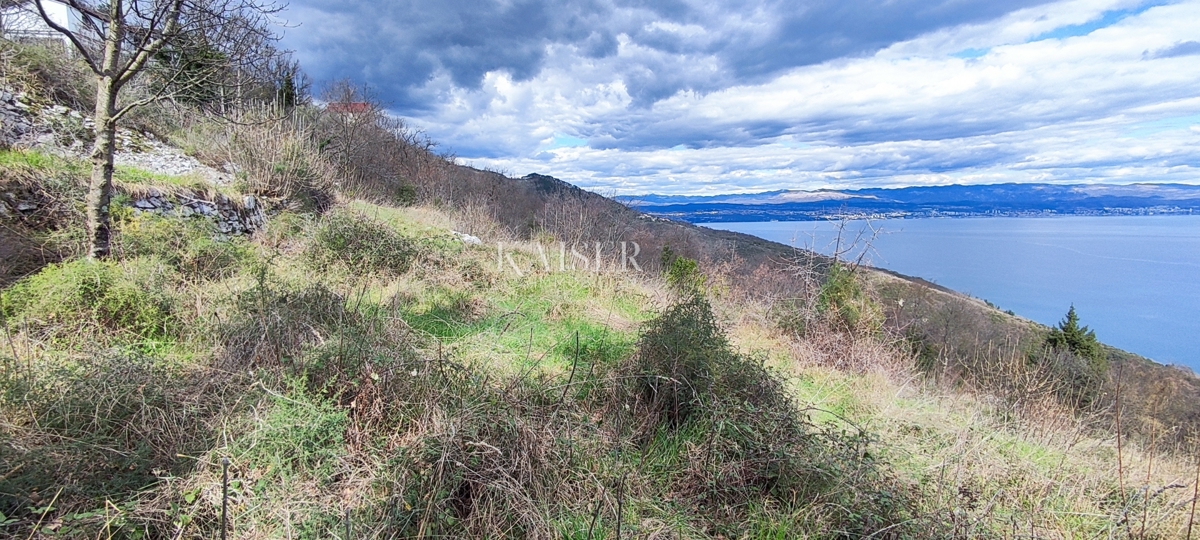 Mošćenice - terreno con vista panoramica sul mare, 2.250 m2