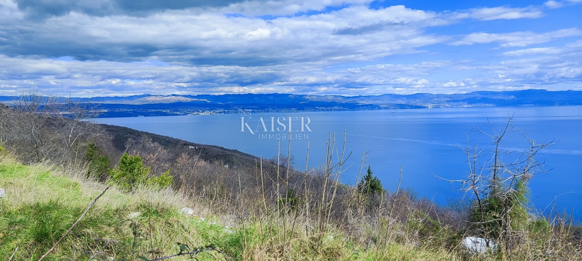 Mošćenice - terreno con vista panoramica sul mare, 2.250 m2