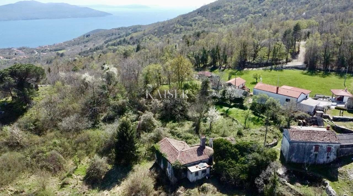 Mošćenička Draga - terreno, 8.000 m2