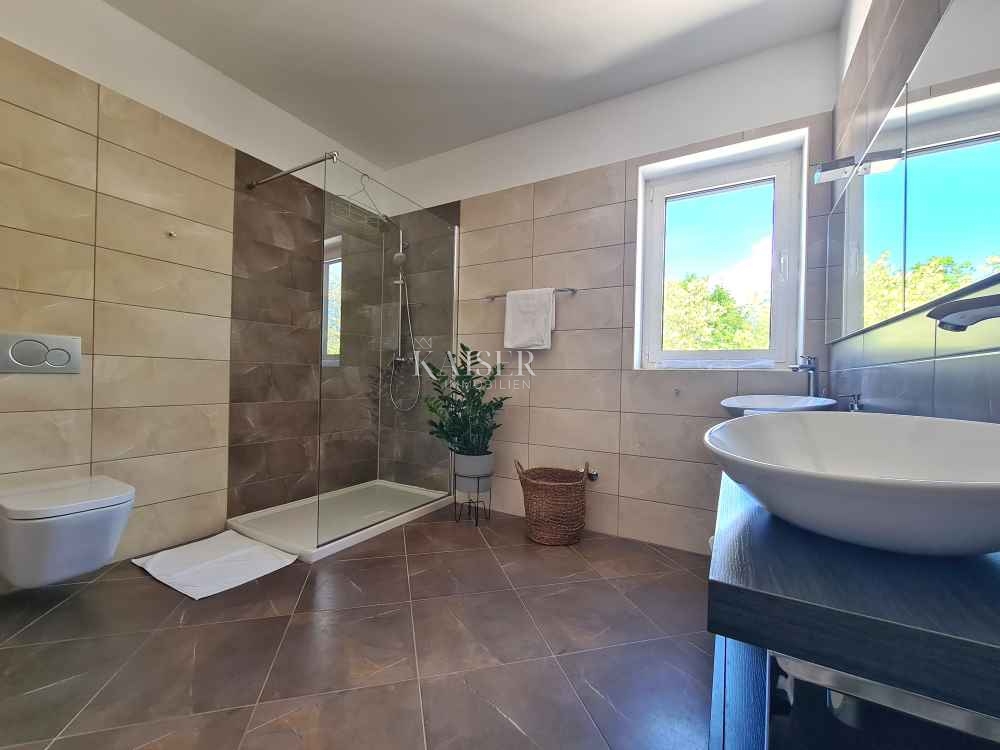 Istria - Parenzo, villa di lusso con vista mare e sauna