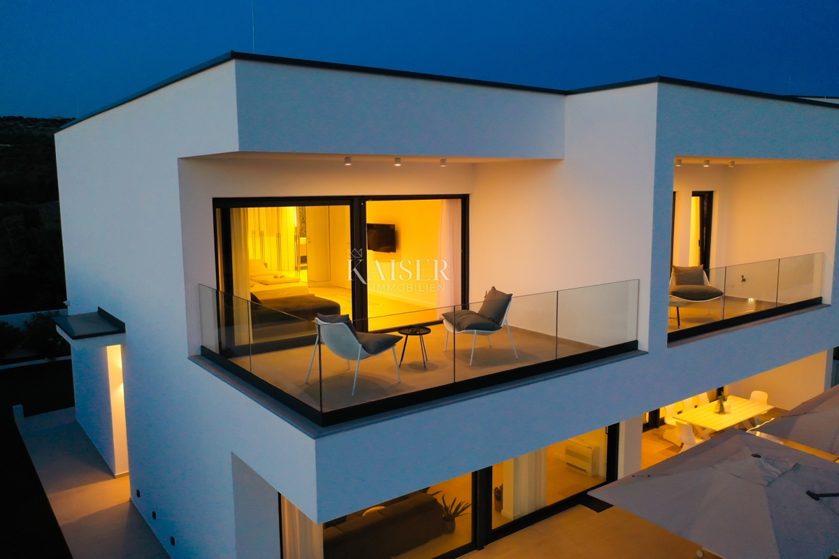 Ville Lun, Novalja, 305m2