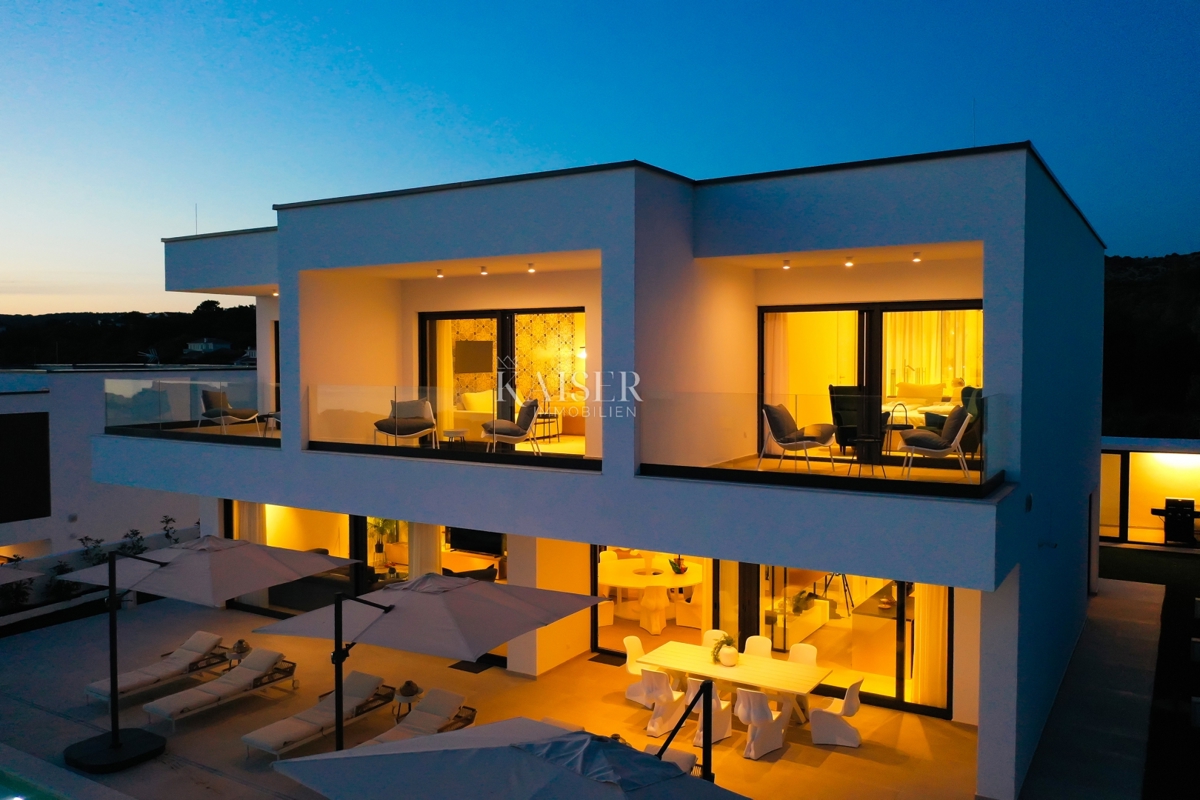 Ville Lun, Novalja, 305m2