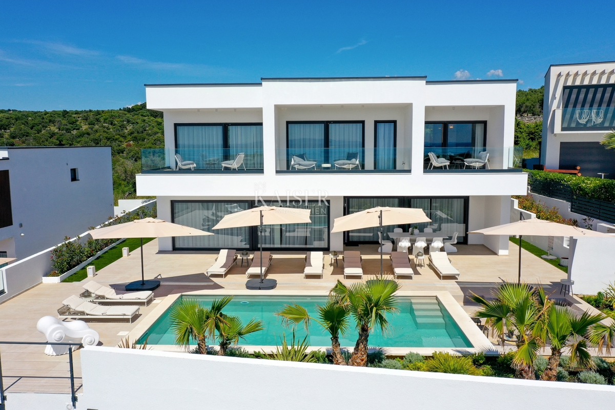 Ville Lun, Novalja, 305m2