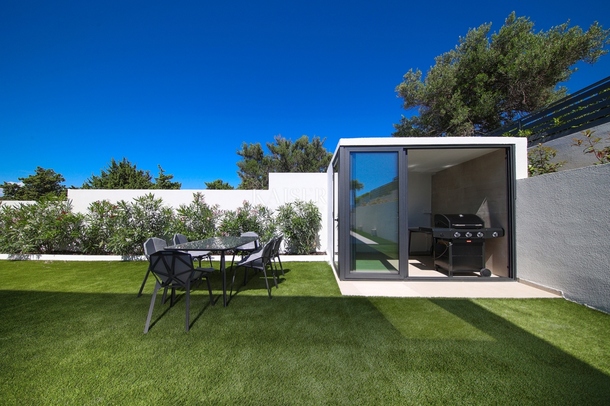 Ville Lun, Novalja, 305m2