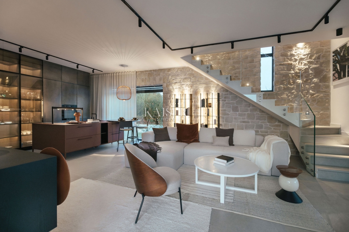 Istria - Parenzo, villa di lusso in stile mediterraneo, vista mare. 