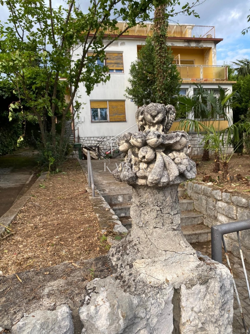 Crikvenica - vecchia casa indipendente con giardino, 2a fila dal mare