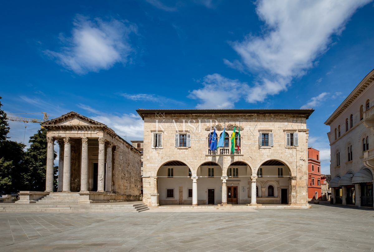 Istria, Pola - appartamento 74m2, nel centro storico