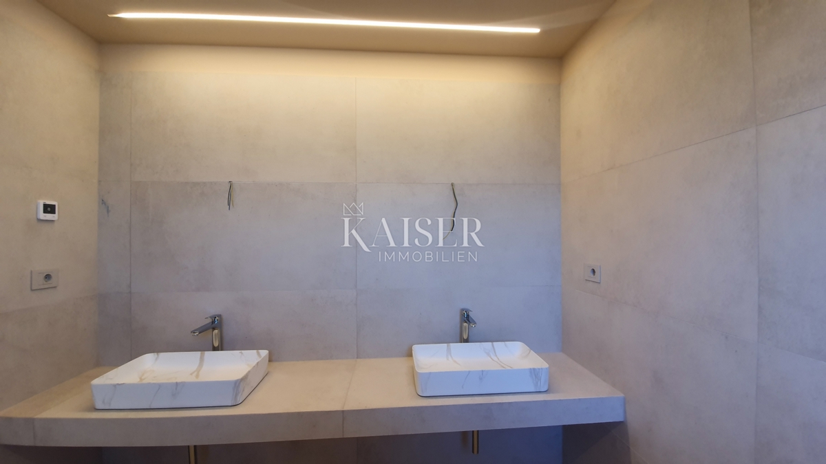 Istria - Parenzo, villa di lusso con sauna e piscina, vista mare