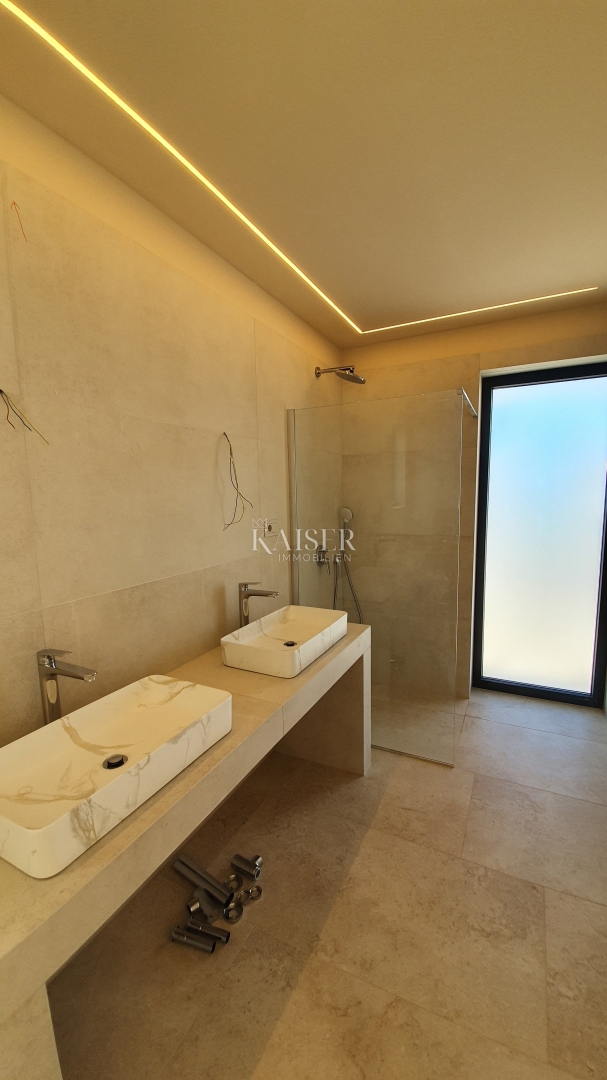 Istria - Parenzo, villa di lusso con sauna e piscina, vista mare