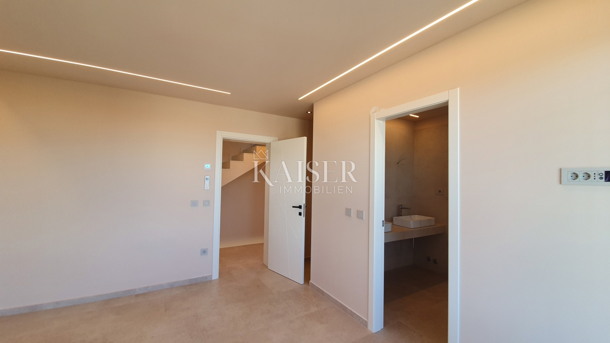 Istria - Parenzo, villa di lusso con sauna e piscina, vista mare