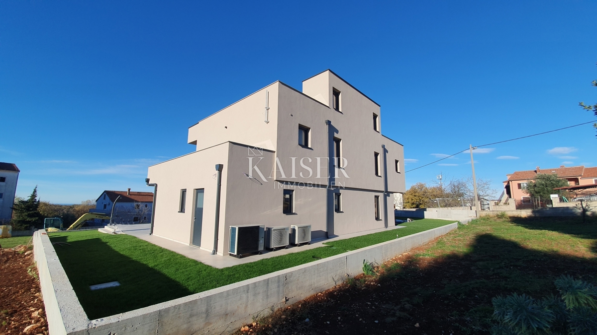 Istria - Parenzo, villa di lusso con sauna e piscina, vista mare