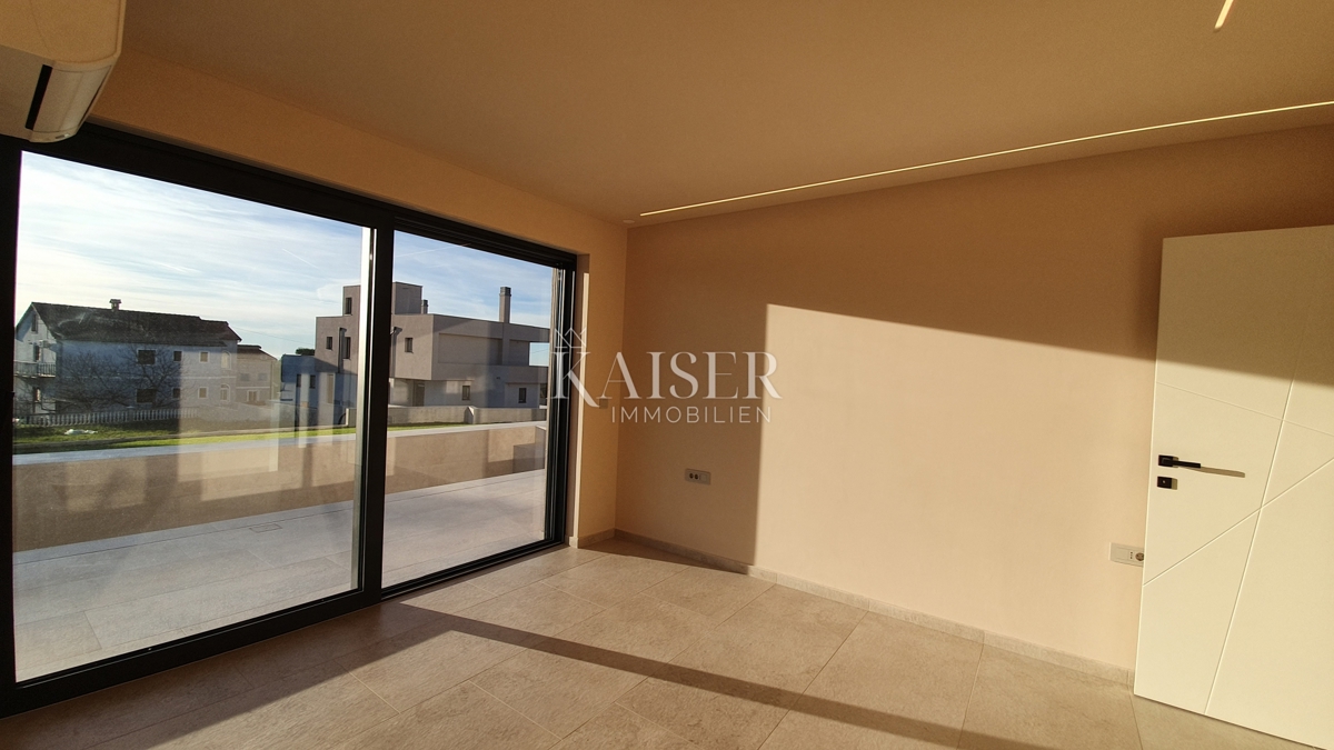 Istria - Parenzo, villa di lusso con sauna e piscina, vista mare