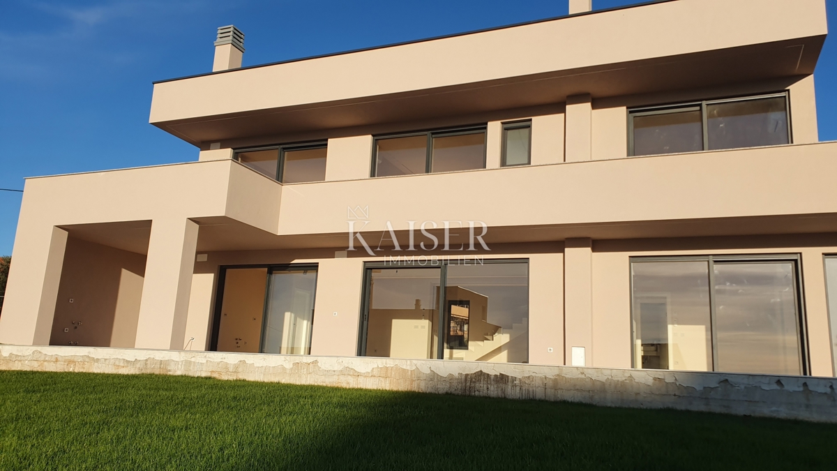 Istria - Parenzo, villa di lusso con sauna e piscina, vista mare