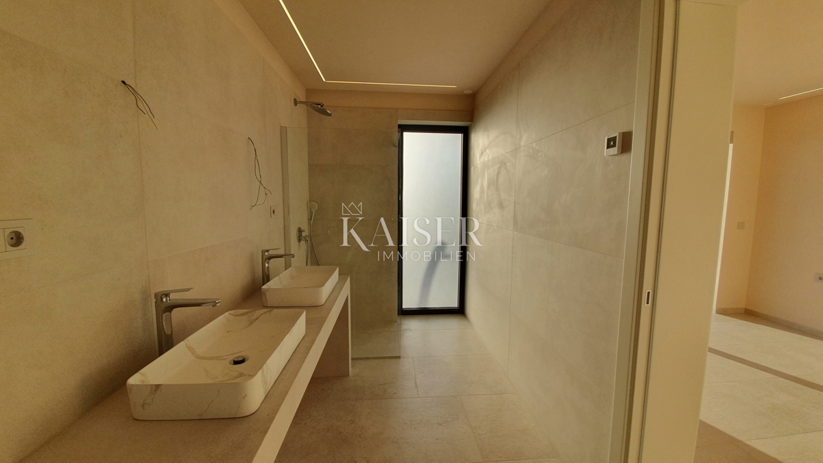 Istria - Parenzo, villa di lusso con sauna e piscina, vista mare