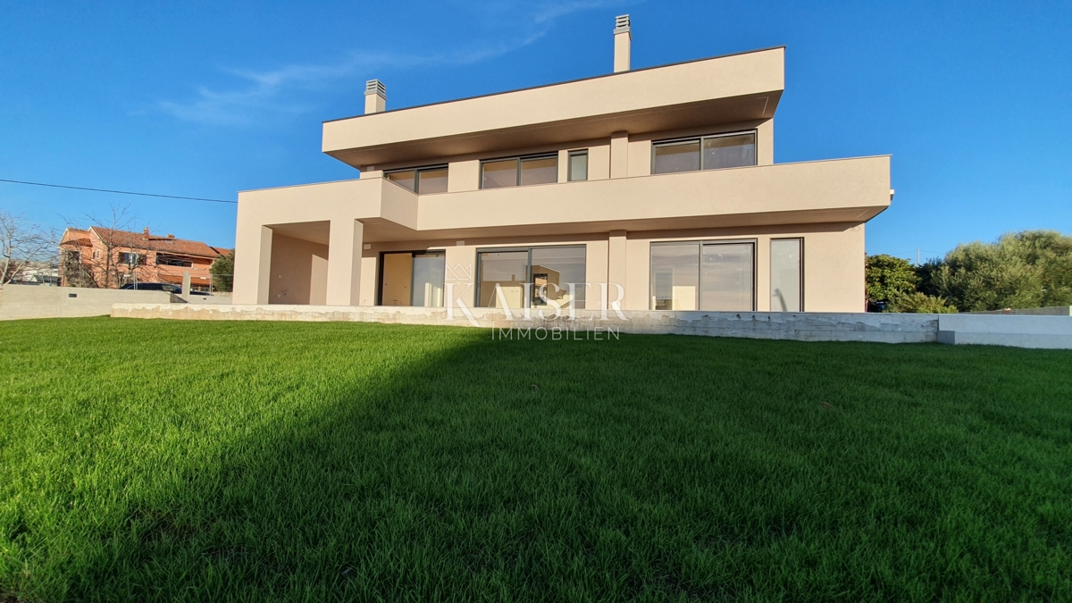 Istria - Parenzo, villa di lusso con sauna e piscina, vista mare