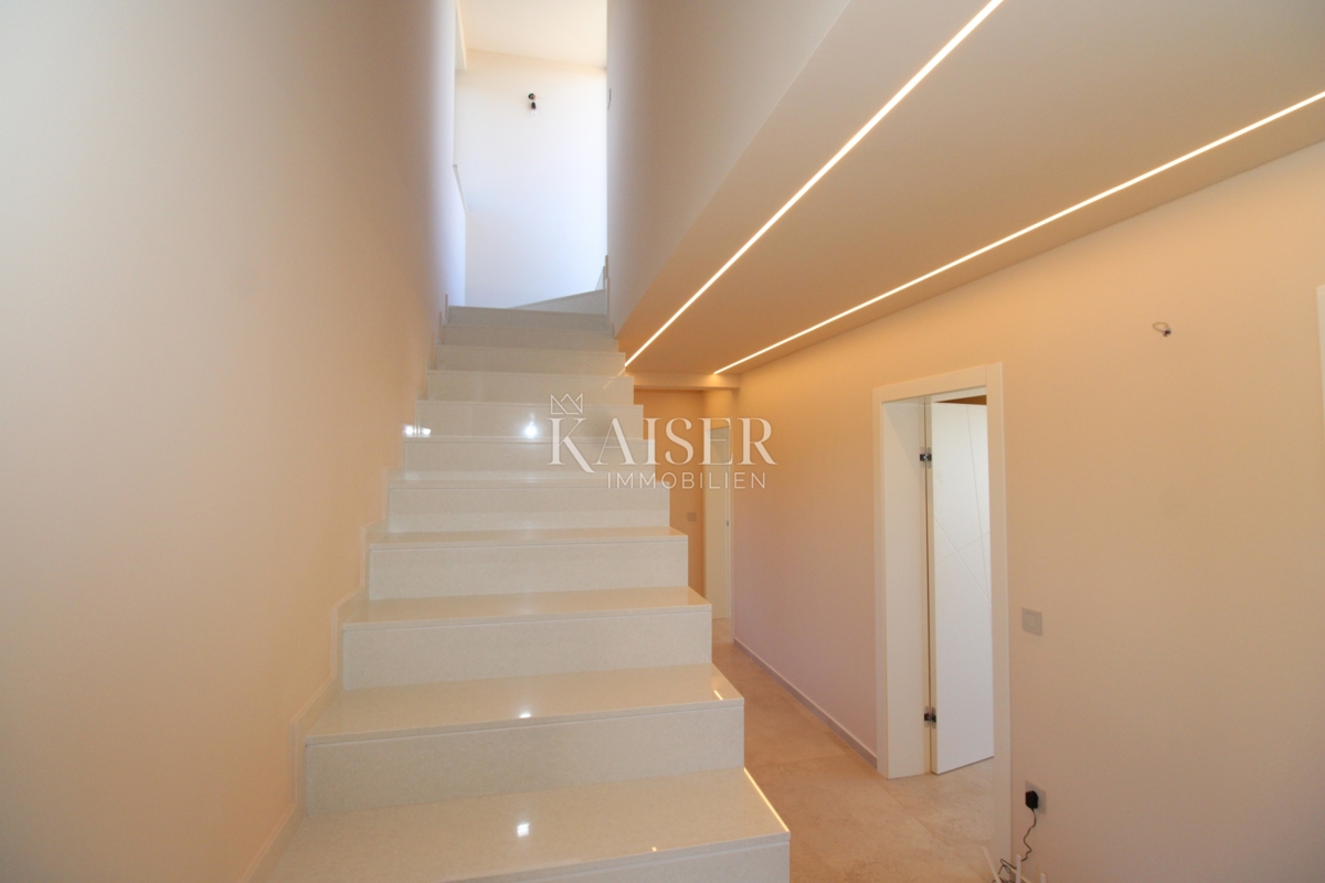 Istria - Parenzo, villa di lusso con sauna e piscina, vista mare