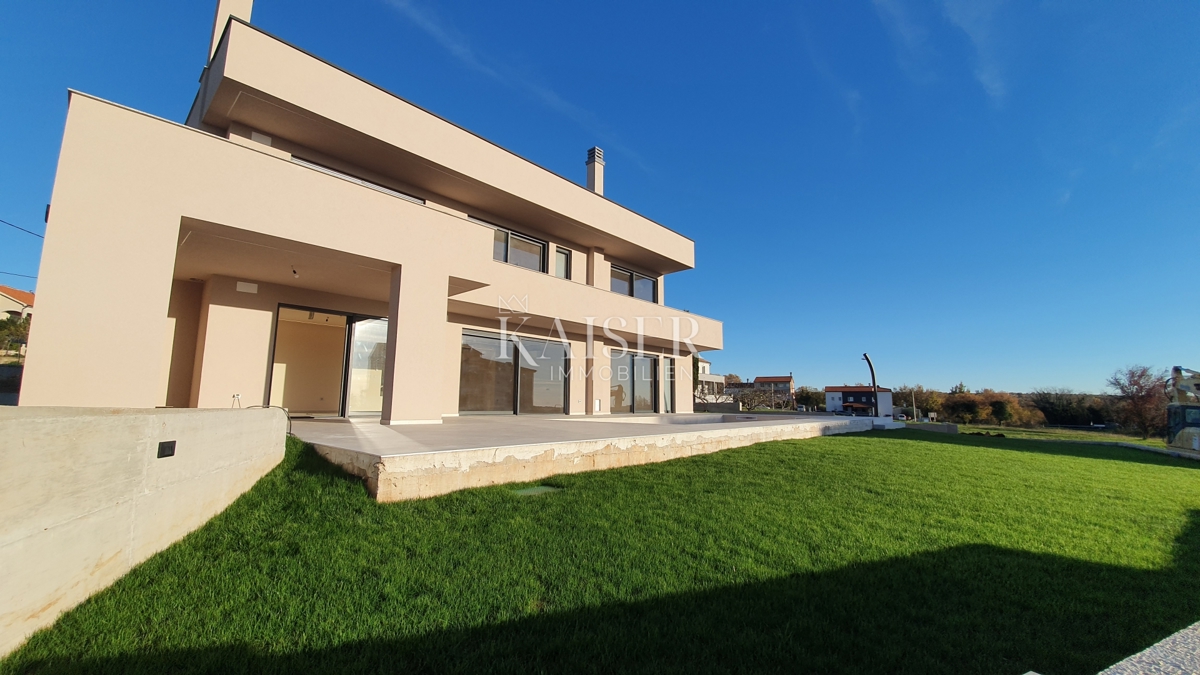 Istria - Parenzo, villa di lusso con sauna e piscina, vista mare