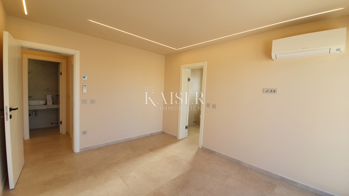 Istria - Parenzo, villa di lusso con sauna e piscina, vista mare