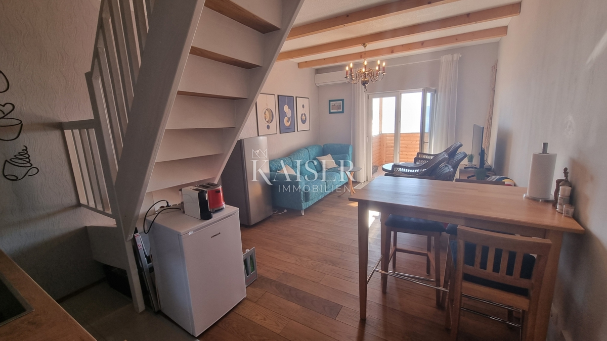 Novi Vinodolski - appartamento con 2 camere da letto + soggiorno con una splendida vista sul mare