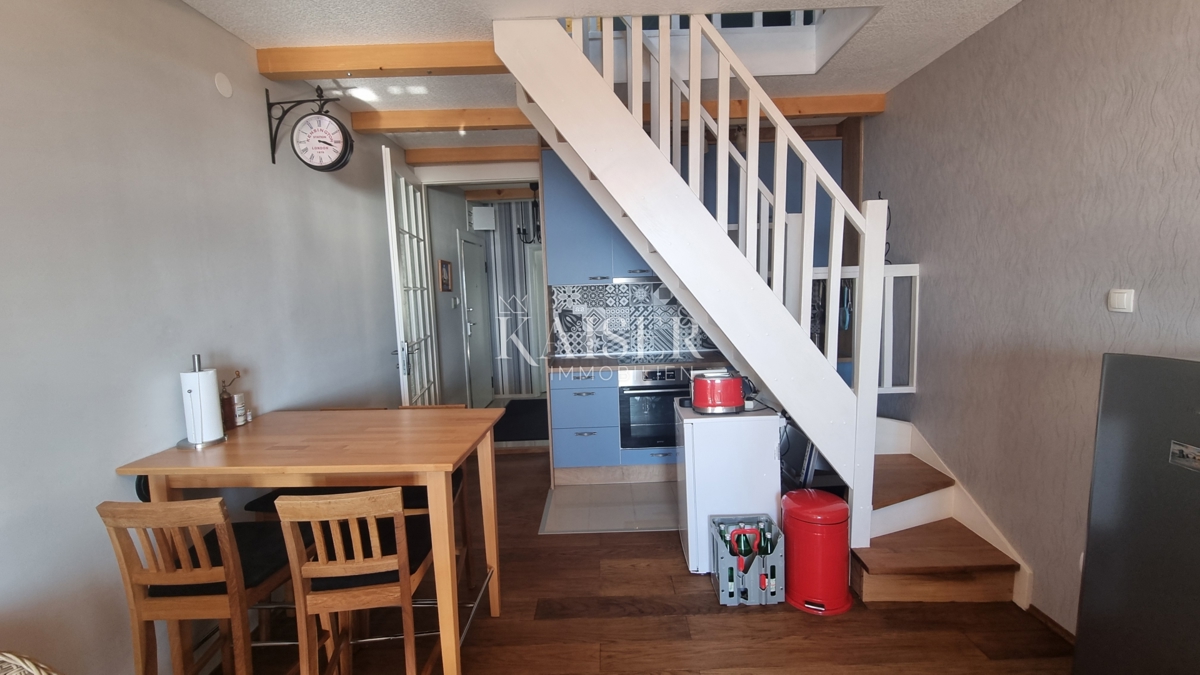 Novi Vinodolski - appartamento con 2 camere da letto + soggiorno con una splendida vista sul mare