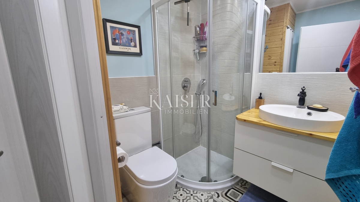 Novi Vinodolski - appartamento con 2 camere da letto + soggiorno con una splendida vista sul mare