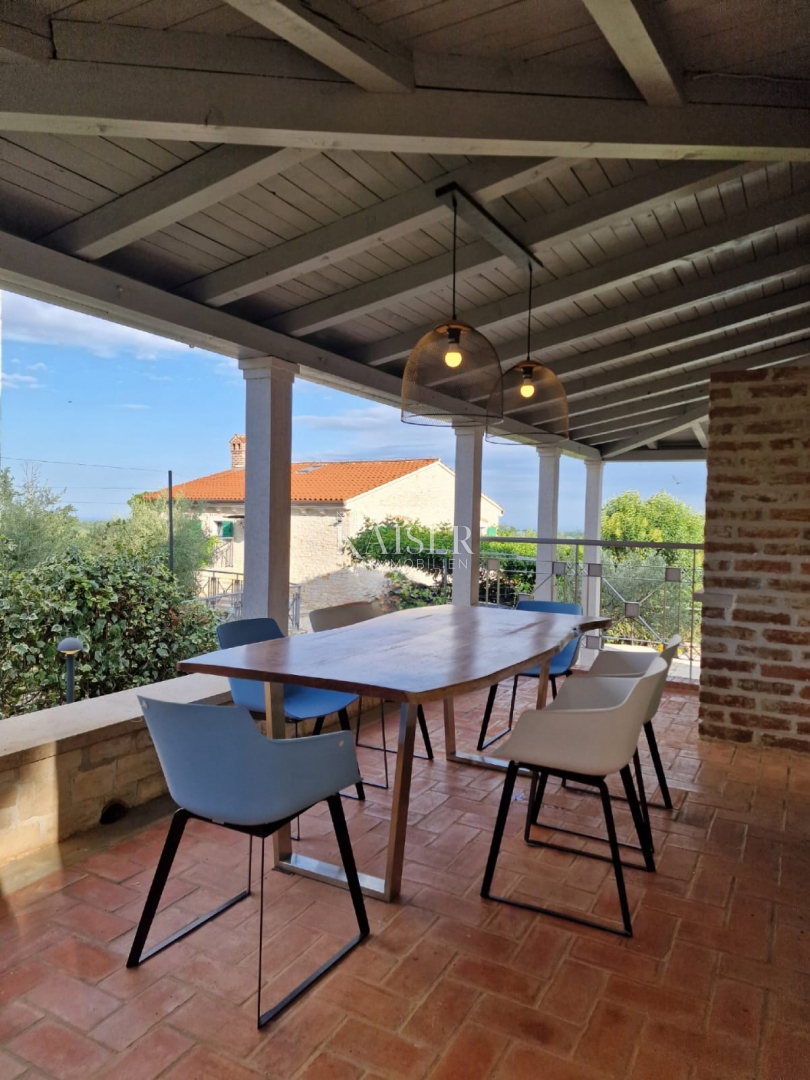 Istria, Visinada, villa rustica in pietra con piscina