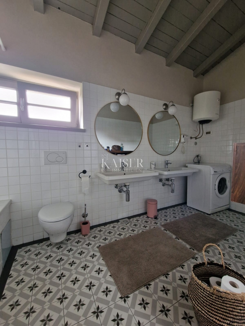 Istria, Visinada, villa rustica in pietra con piscina