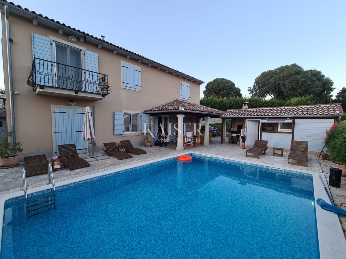 Villa Smoljanci, Svetvinčenat, 180m2