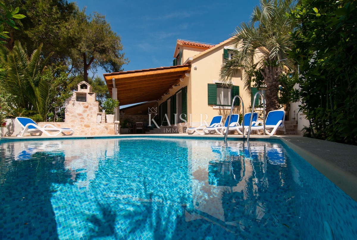 Villa Supetar, 210m2