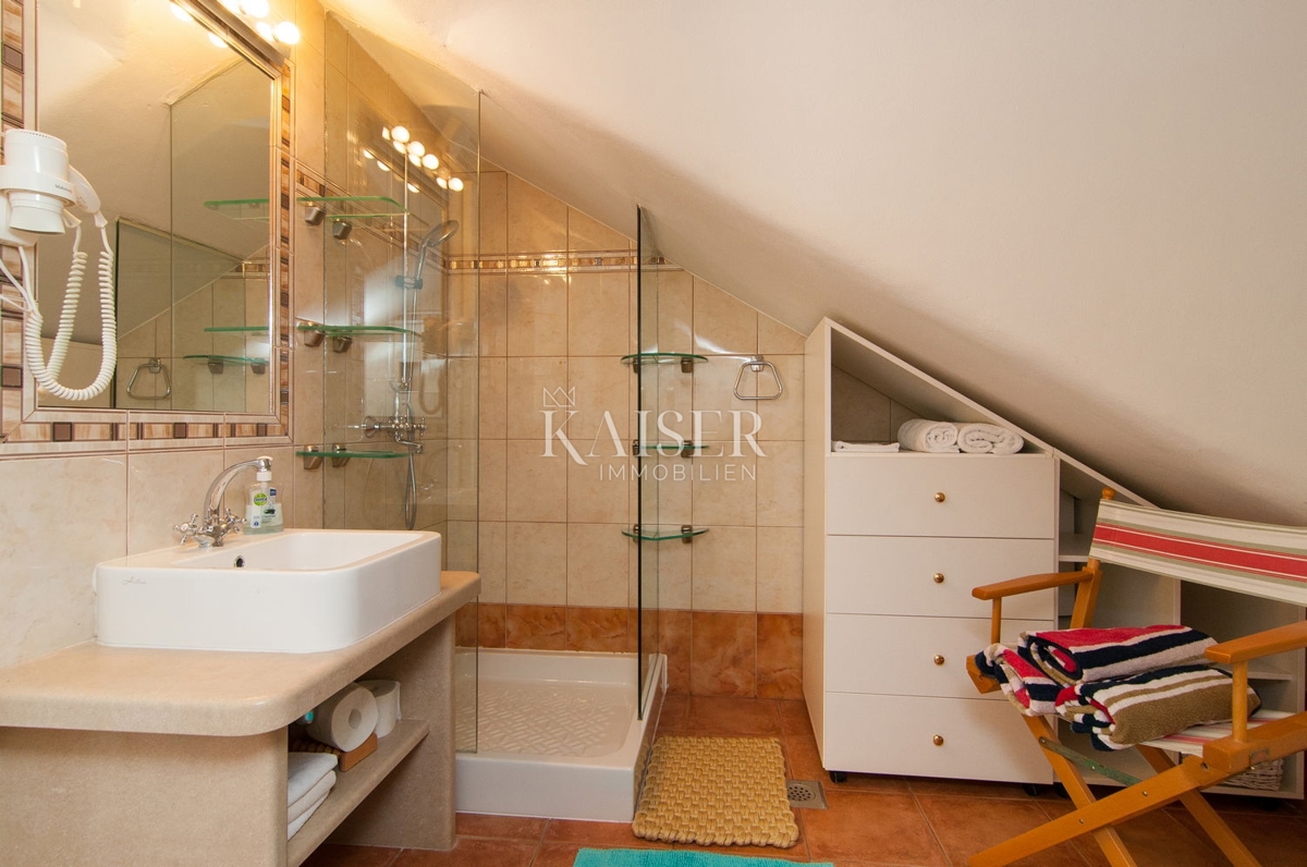 Villa Supetar, 210m2