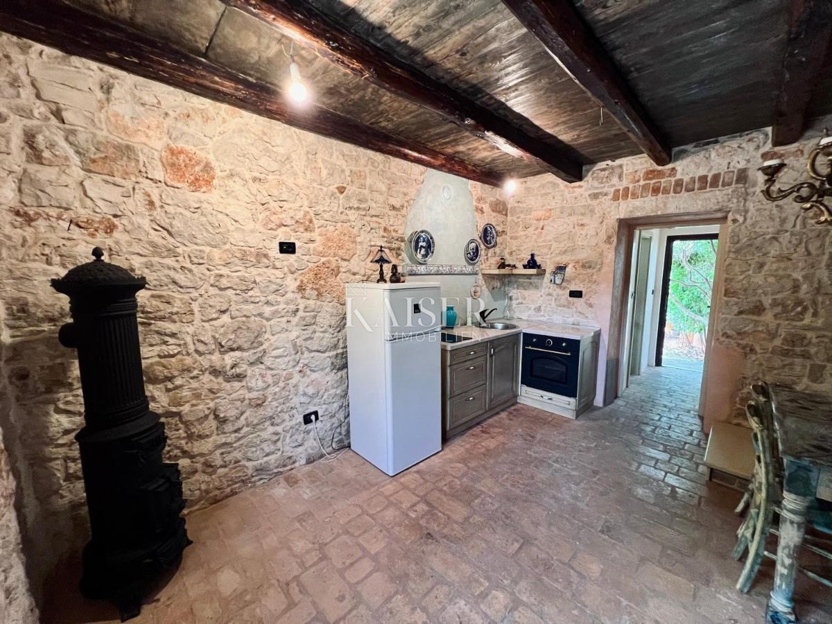 Istria - Nova Vas, casa in pietra con piscina, vista mare