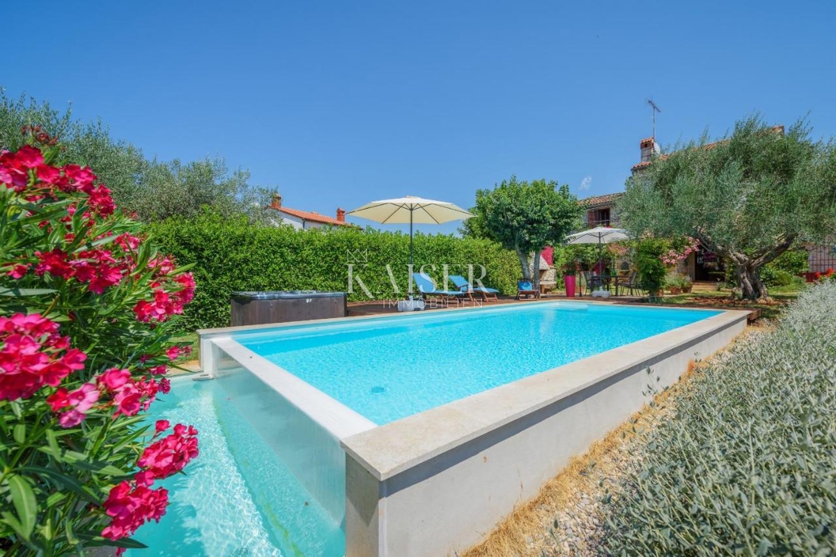 Istria - Nova Vas, casa in pietra con piscina, vista mare
