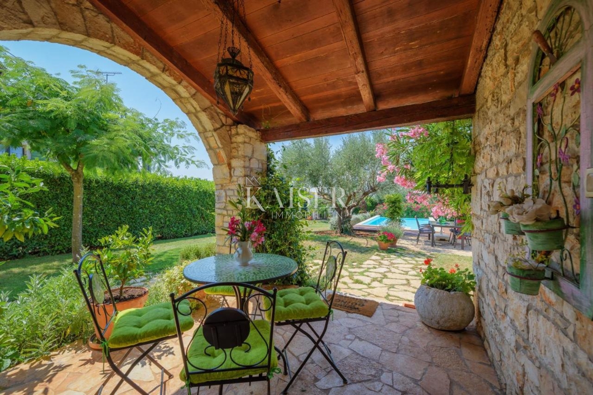 Istria - Nova Vas, casa in pietra con piscina, vista mare