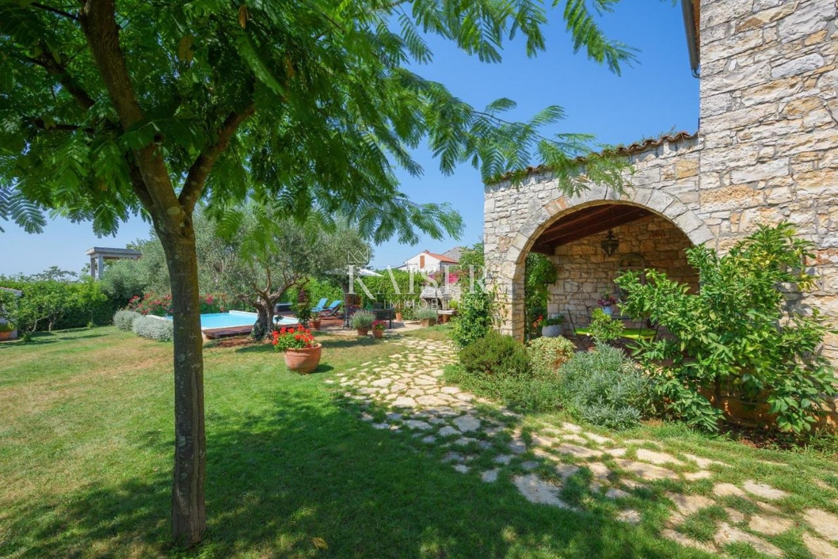 Istria - Nova Vas, casa in pietra con piscina, vista mare