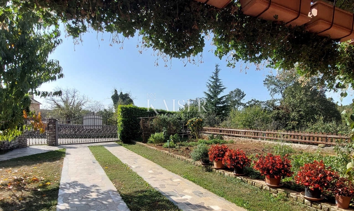 Istria, zona Grisignana - casa indipendente 396m2