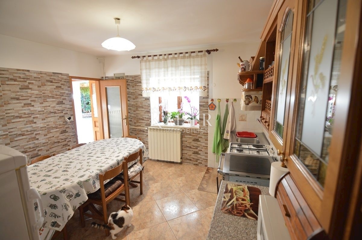Istria, zona Grisignana - casa indipendente 396m2
