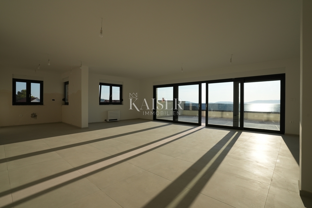 Sebenico, Žaborić Attico esclusivo con terrazza panoramica sul tetto