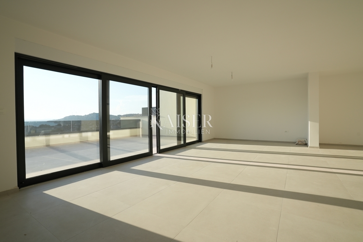 Sebenico, Žaborić Attico esclusivo con terrazza panoramica sul tetto